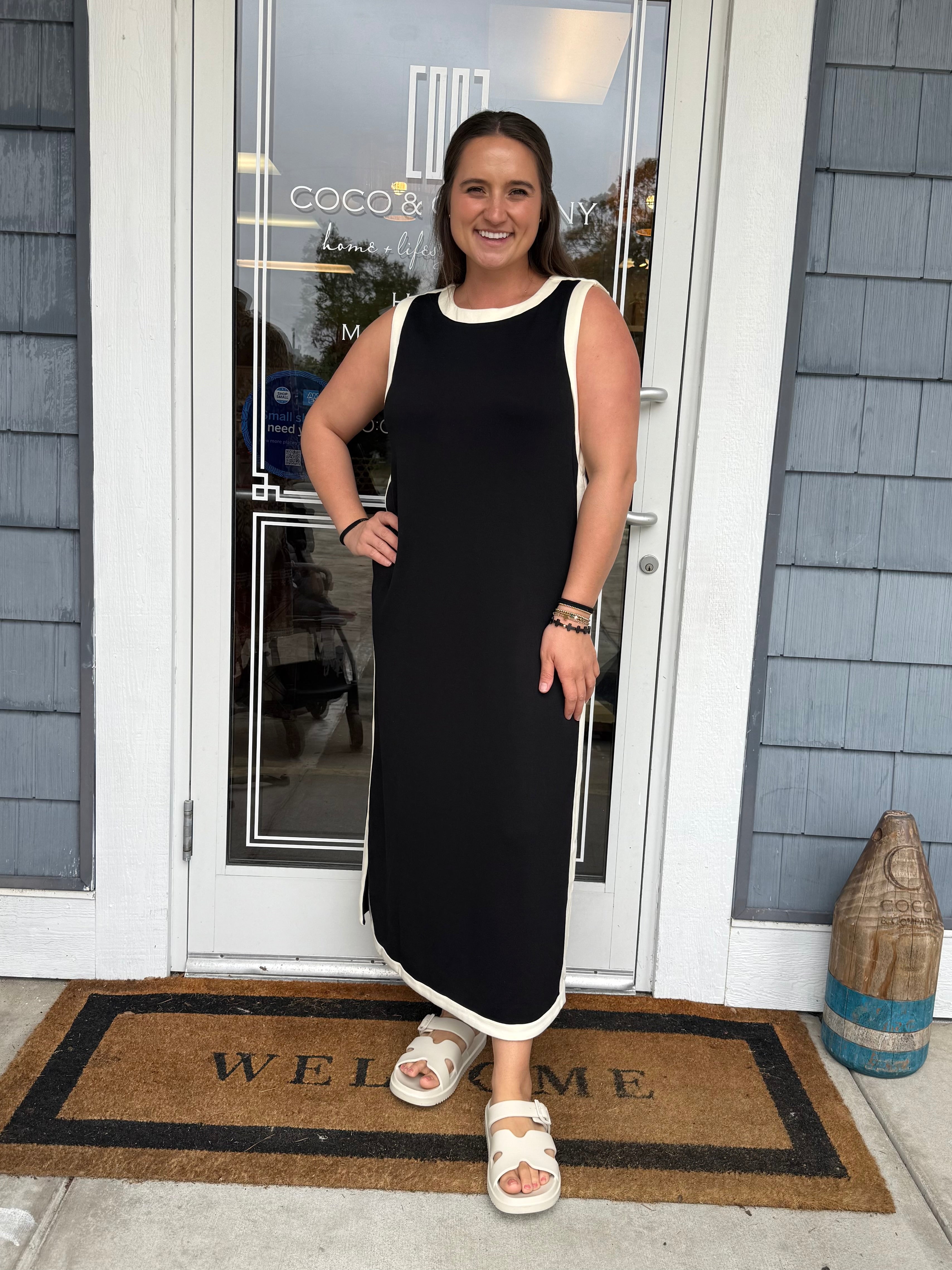 Black Sleeveless Midi Dress