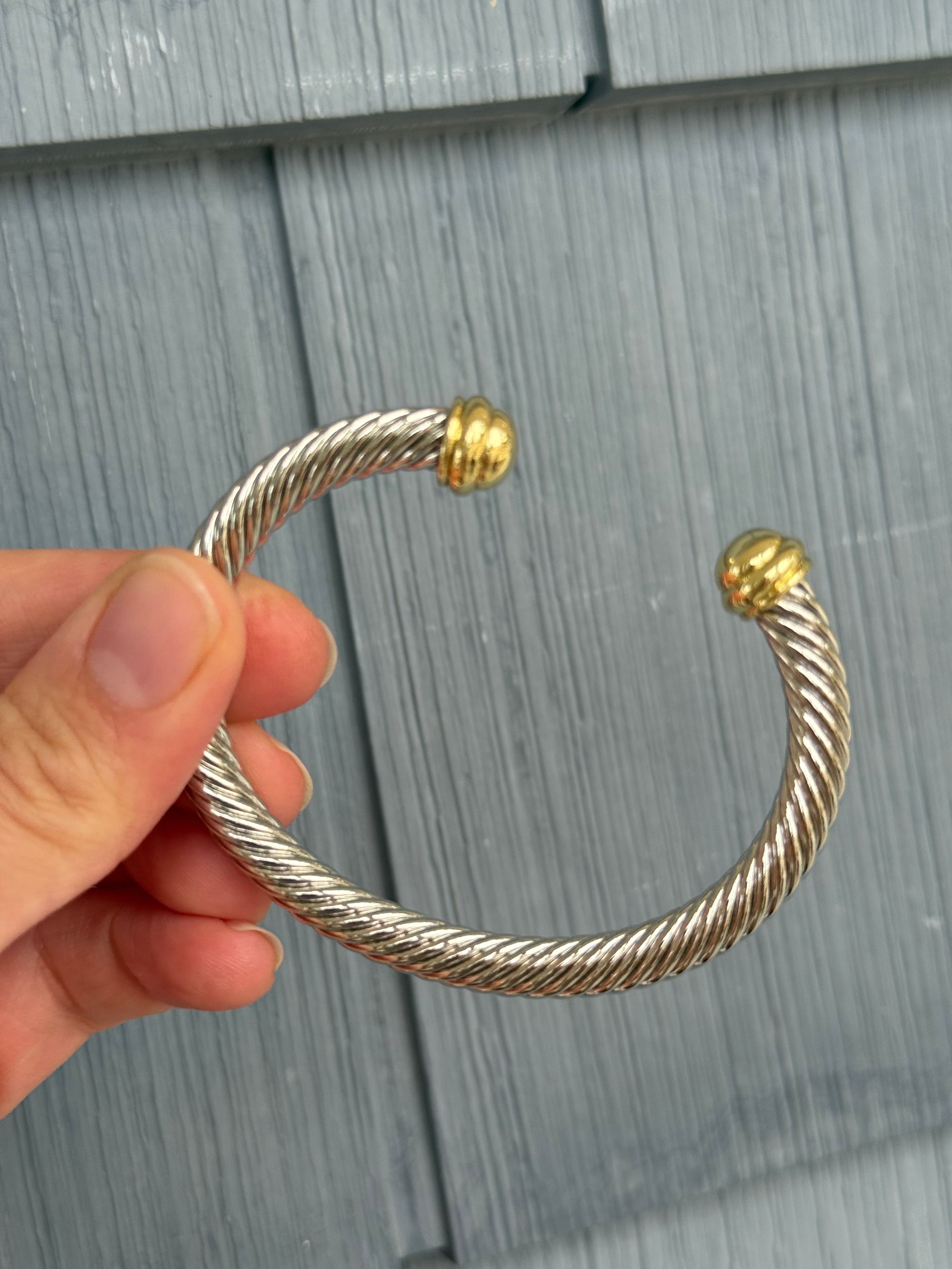 DY Dupe Gold Ends Bangle