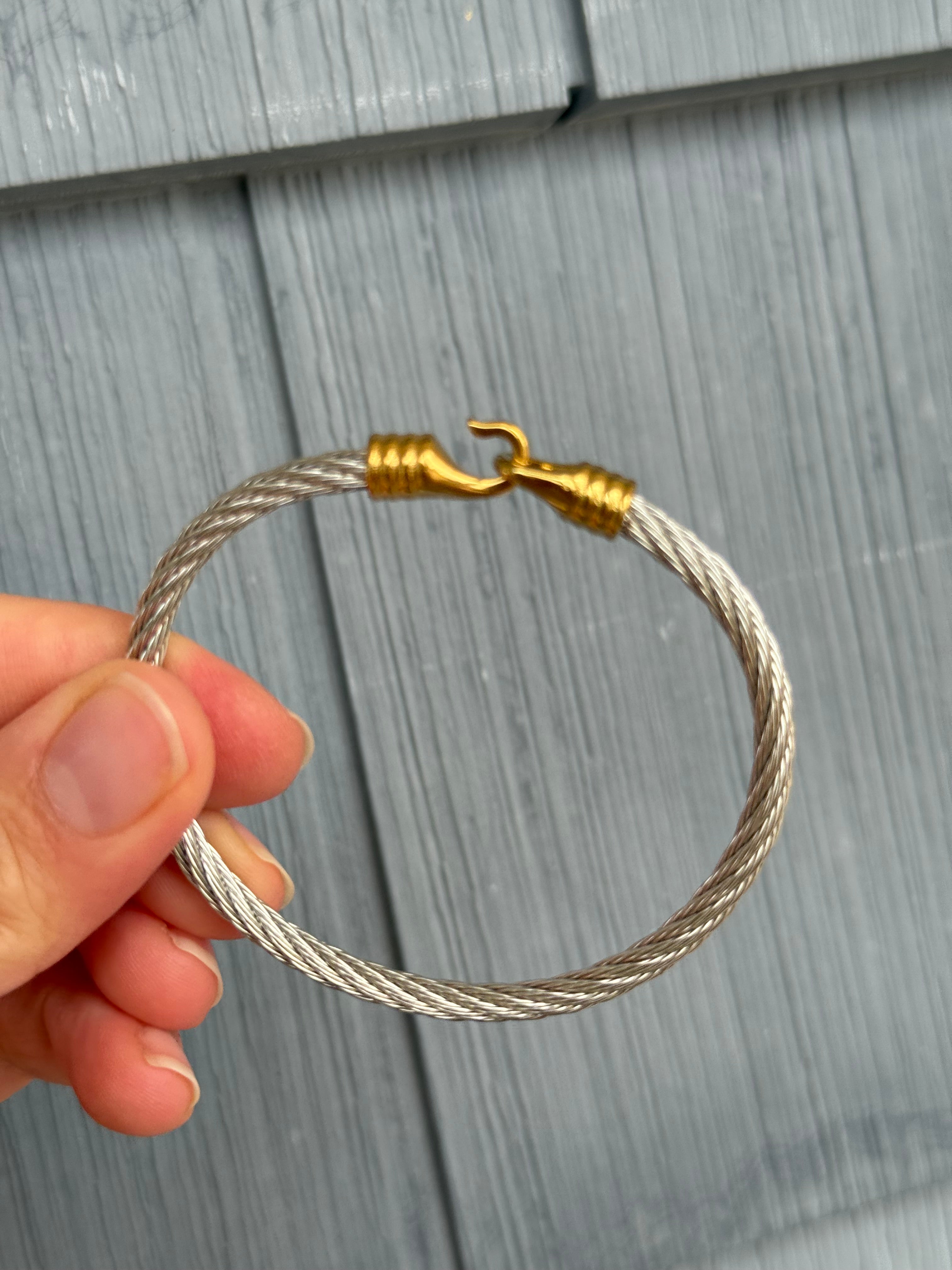 DY Dupe Gold Clip Bangle