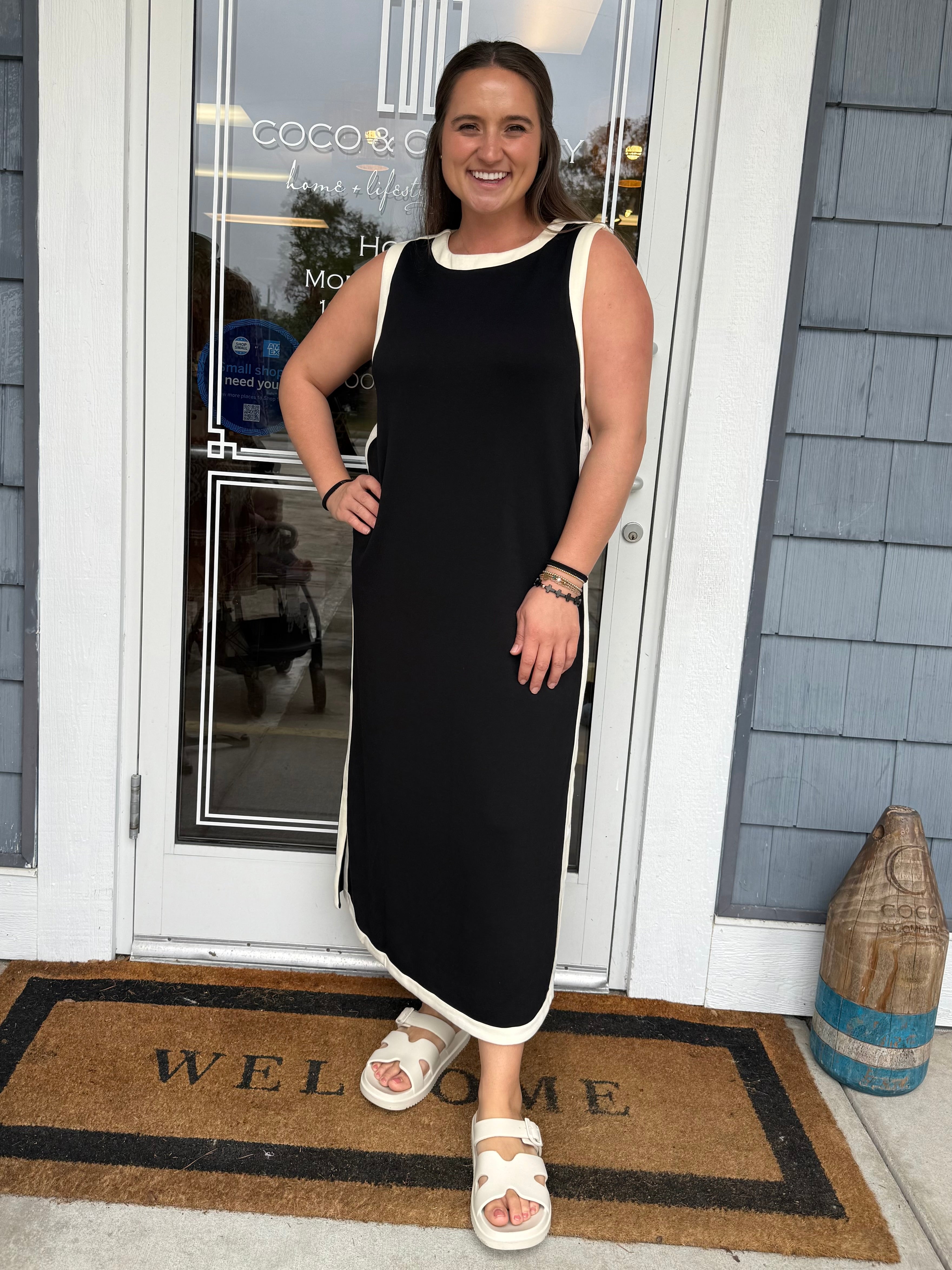 Black Sleeveless Midi Dress