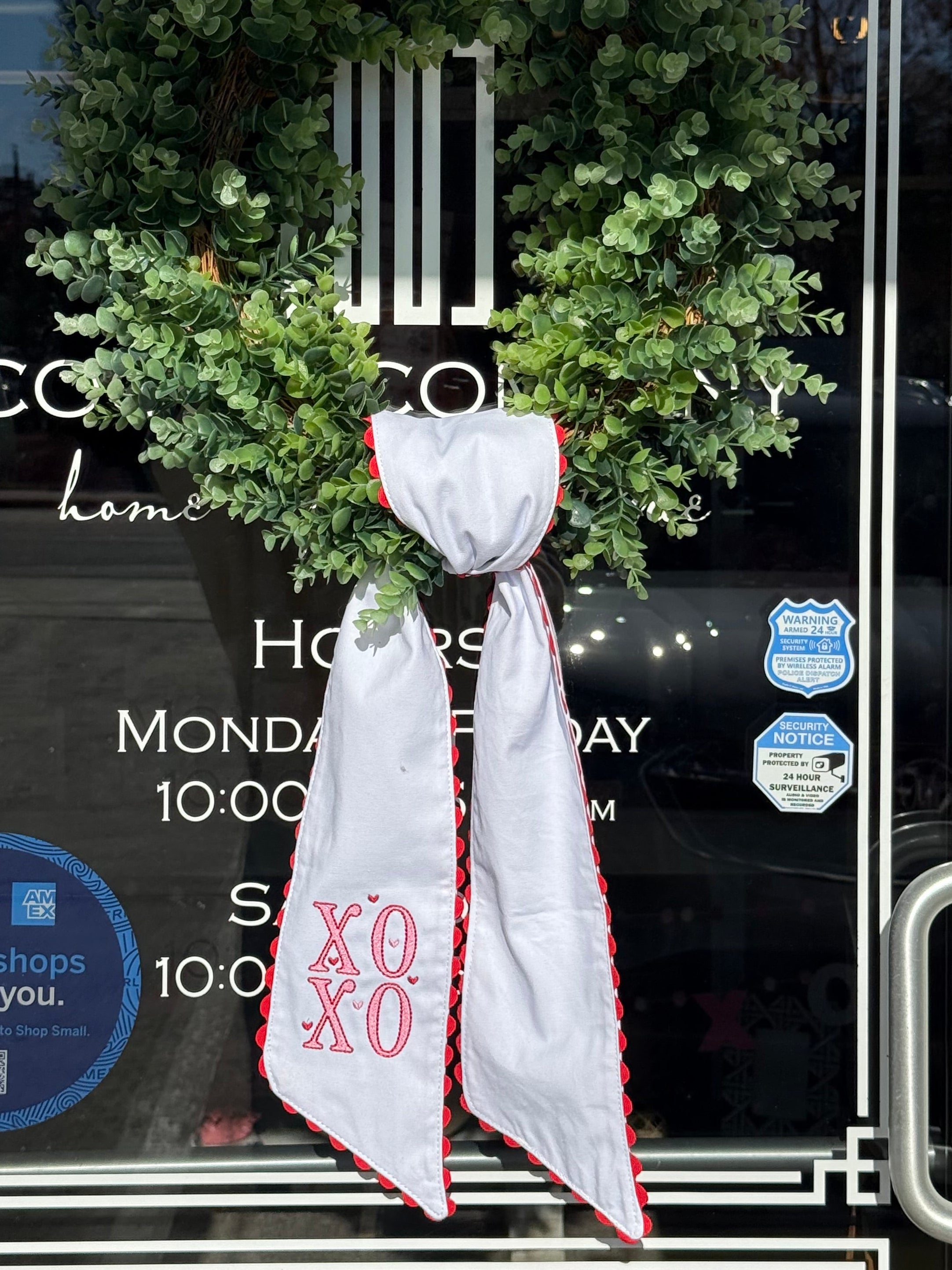 Valentines Scalloped Wreath Sash