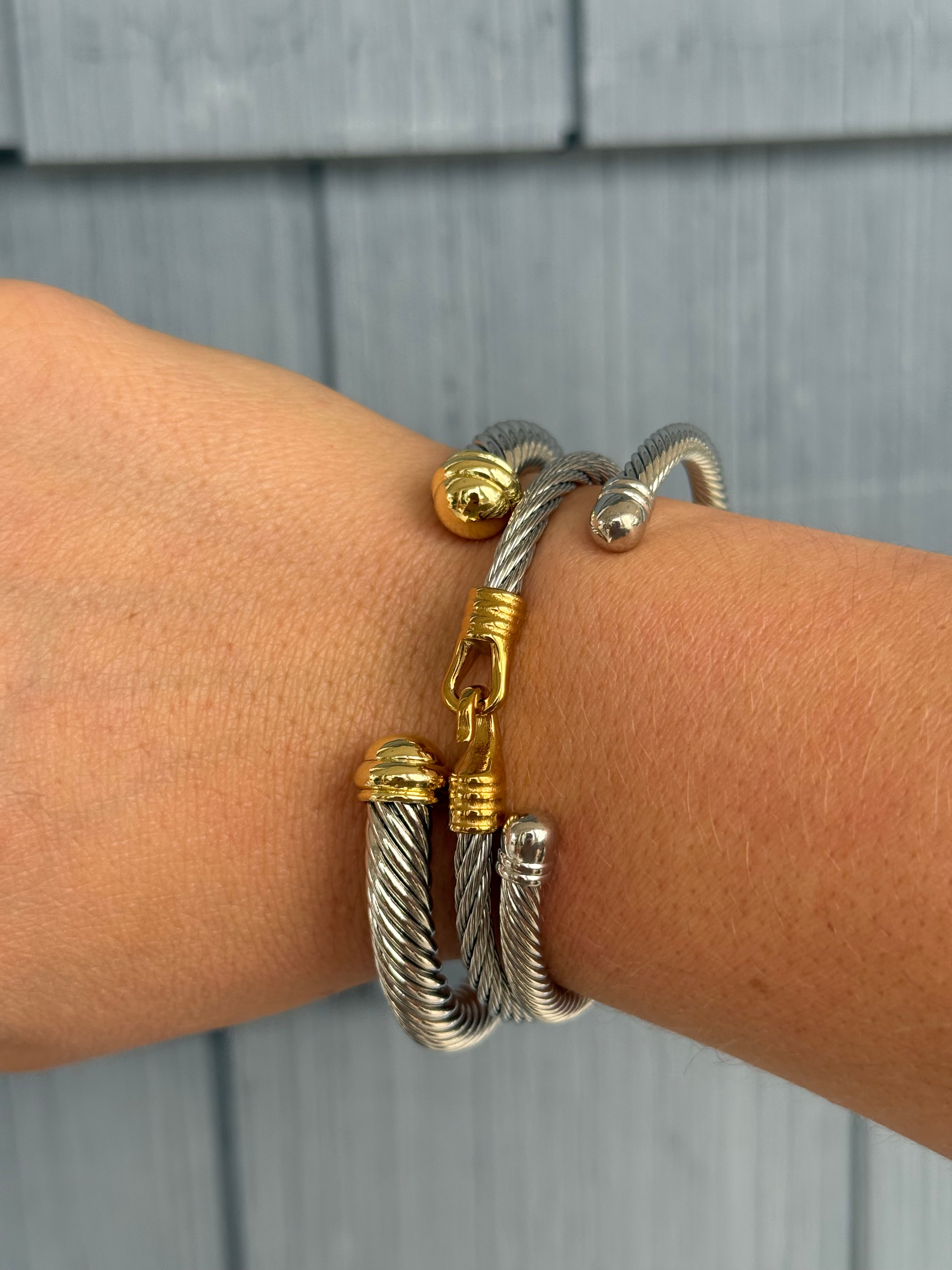 DY Dupe Gold Ends Bangle