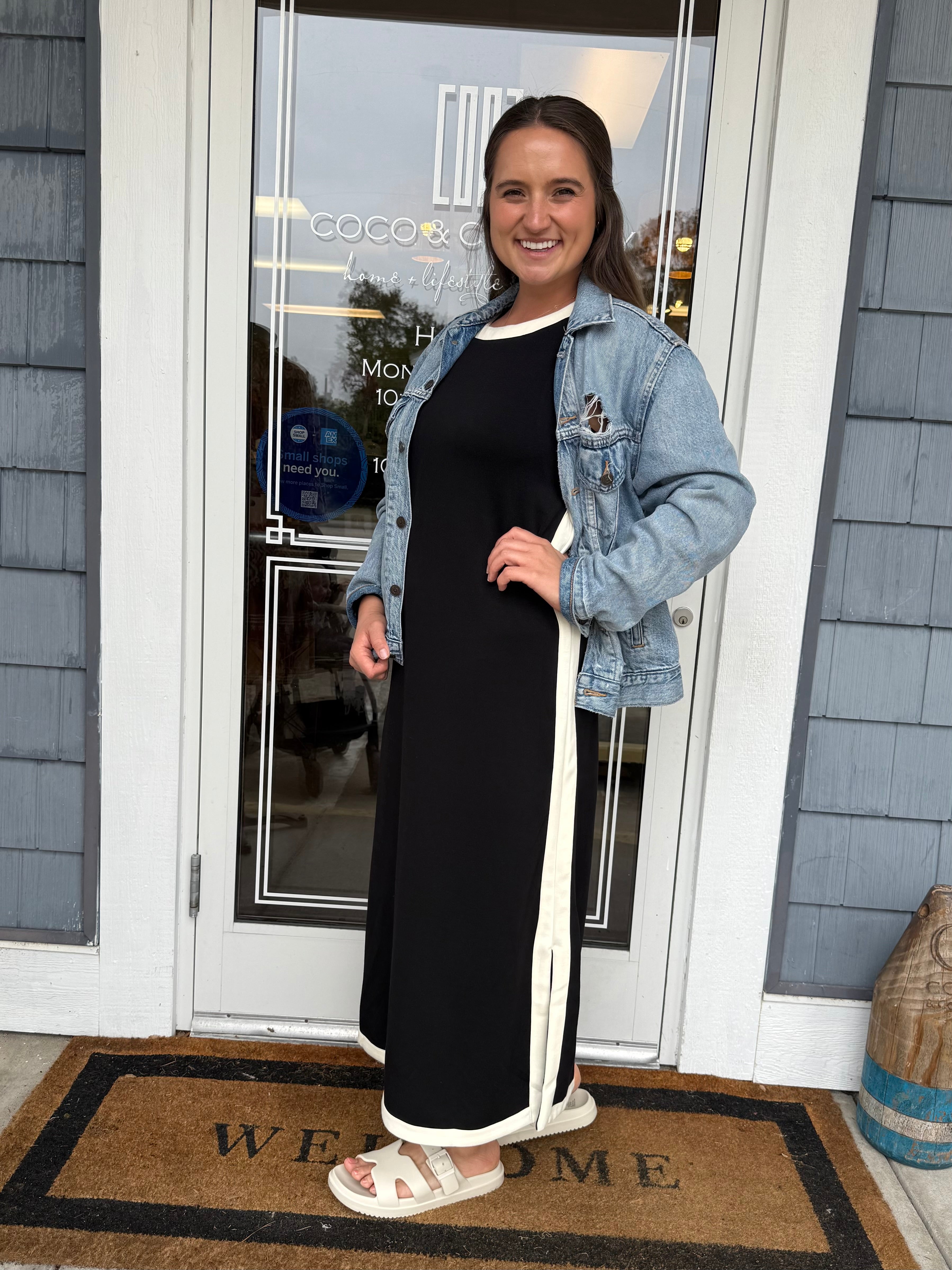 Black Sleeveless Midi Dress