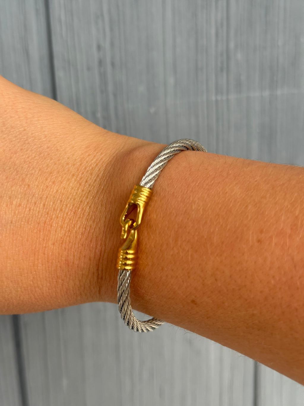 DY Dupe Gold Clip Bangle