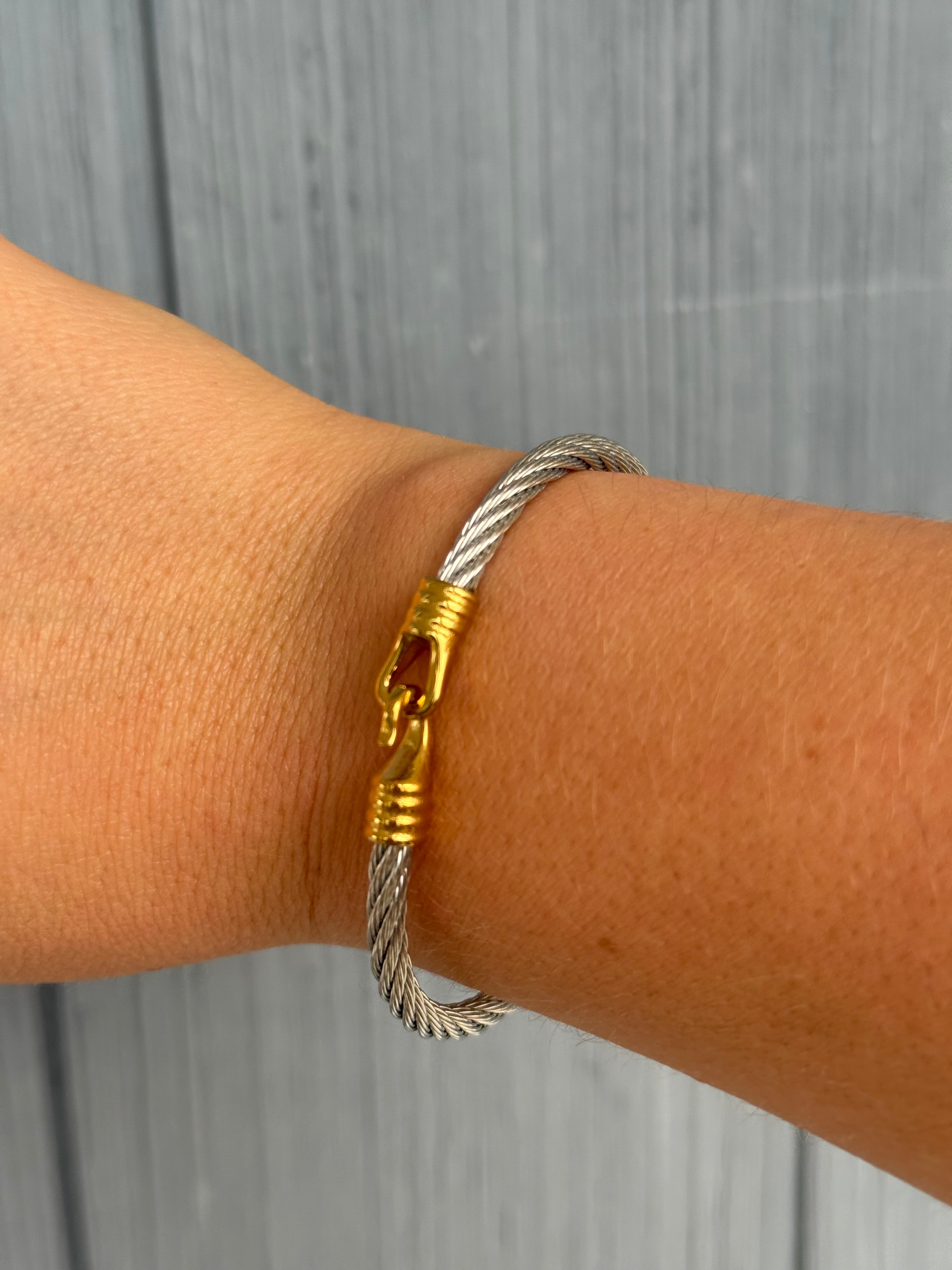 DY Dupe Gold Clip Bangle