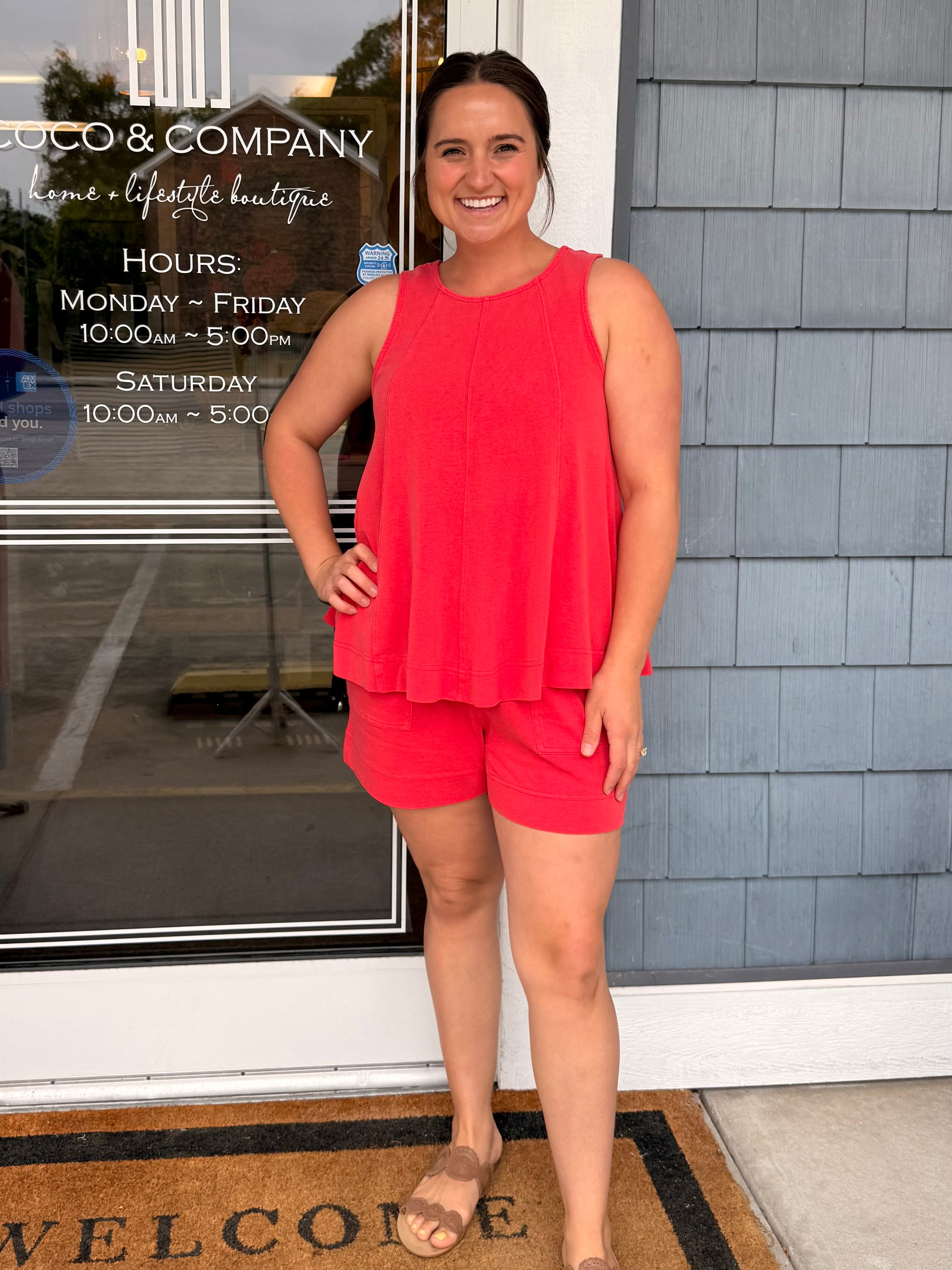 Sleeveless Round Neck Top & Shorts Set- Red