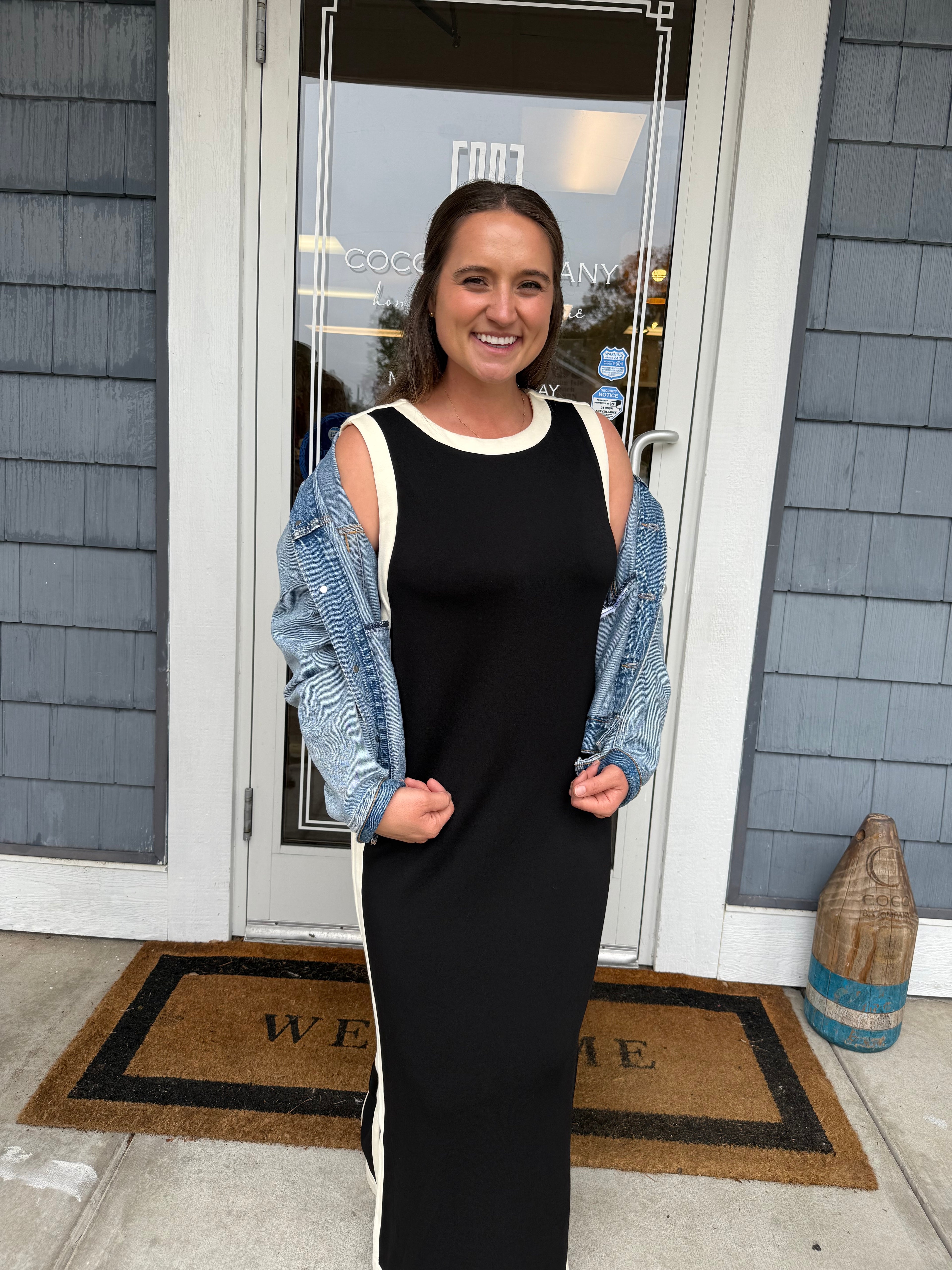 Black Sleeveless Midi Dress